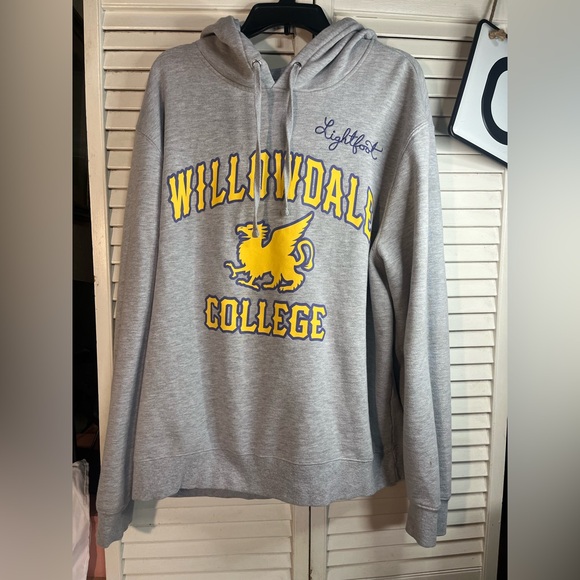 Disney PIXAR Onward Willowdale College Logo Tag - Picture 2 of 12